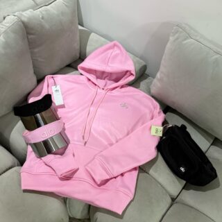 Combo Alo Essentials – Hoodie Rosa + Termo + Canguro Negro + Bandas