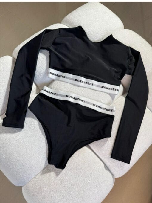 Conjunto Monastery Black – Crop Top Manga Larga + Panty Alta