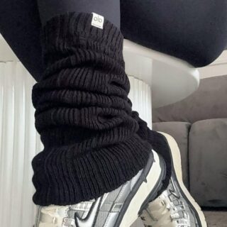 Calentadores de Pierna ALO – Ribbed Leg Warmers en Tejido Negro